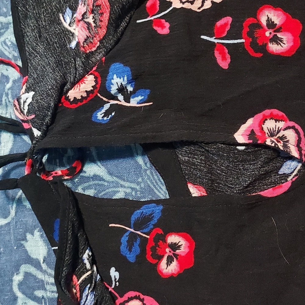 Express Off Shoulder Small Blouse - image 5